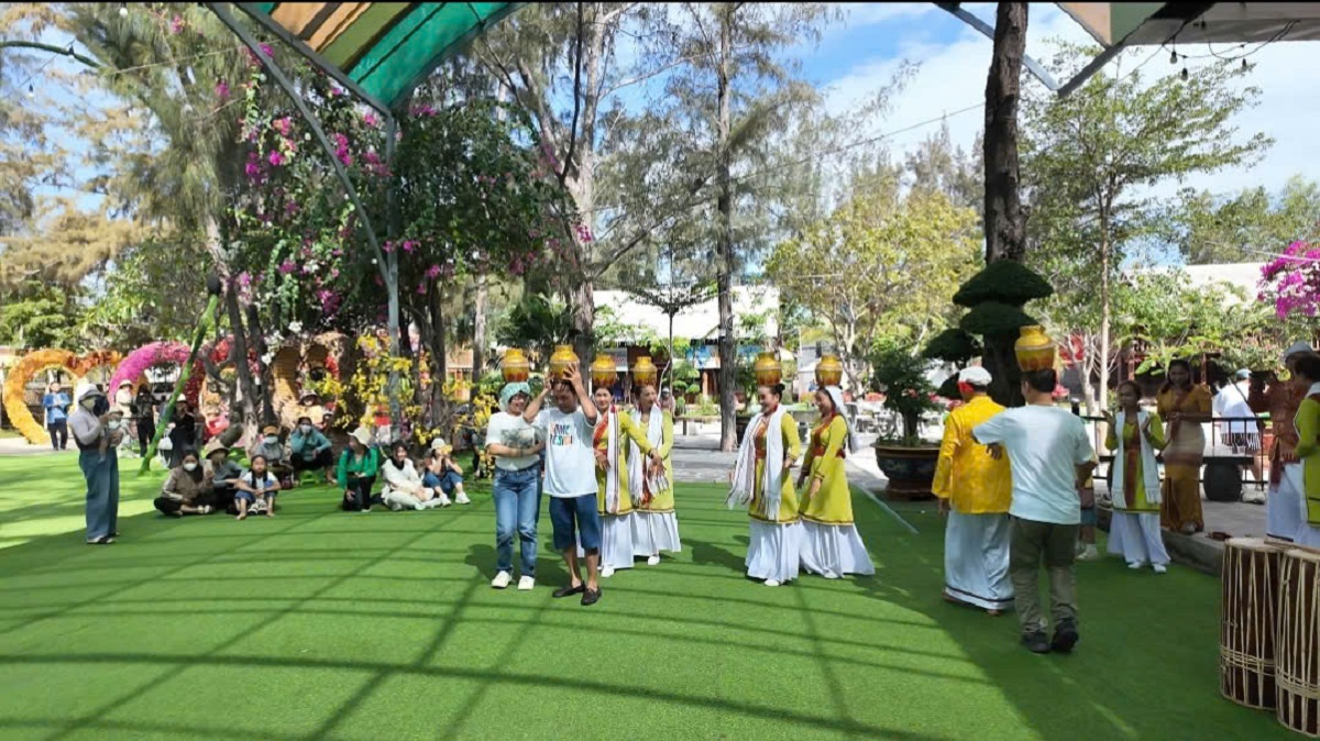 Faszinierende traditionelle Kunst der Volksgruppe der Cham